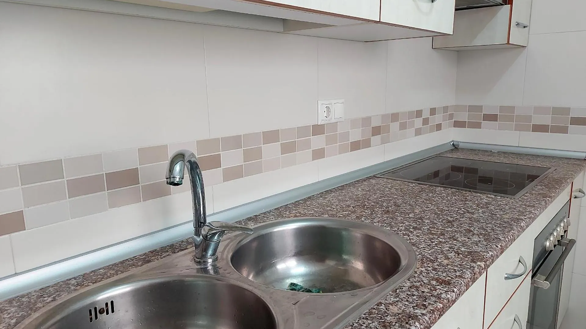 Apartment Acogedor Piso De 2 Dormitorios Con Aparcamiento - Alborania Viator